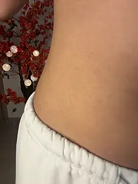 VictoriaHiill online show from February 19, 6:40 pm