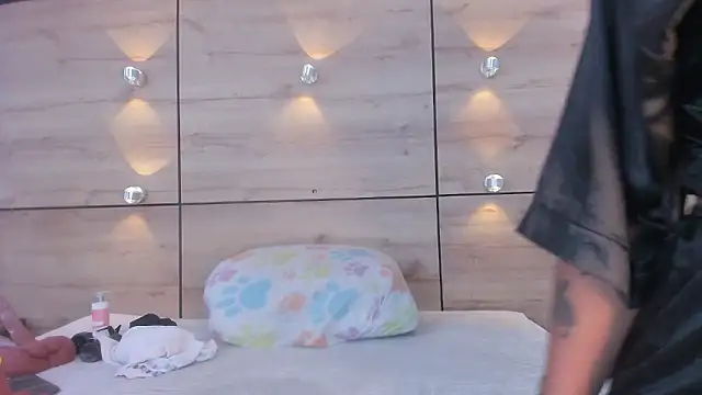 martina touss online show from January 10, 1:27 pm