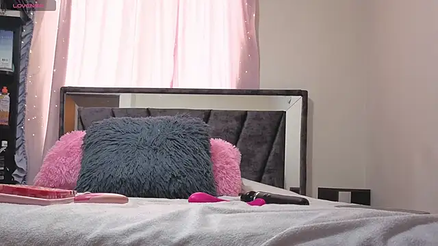 Hotsamantamature online show from November 13, 6:29 pm