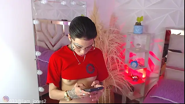 Jonesliam23 online show from September 24, 7:57 pm