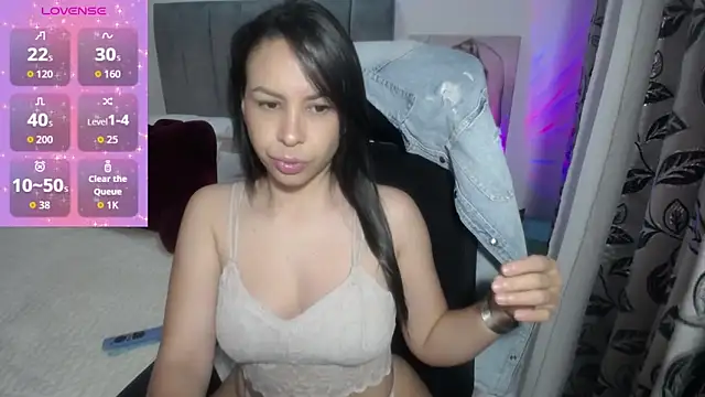 Snapshot of Shantalhotx69 chatting on October 20, 12:52 pm Shantalhotx69 online show from October 20, 12:52 pm