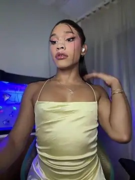 Snapshot of Emaa- chatting on October 4, 1:44 am Emaa- online show from October 4, 1:44 am