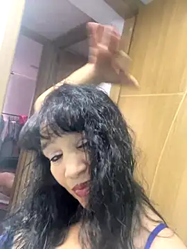 Snapshot of Sweeetness_Milf chatting on September 8, 9:25 pm Sweeetness Milf online show from September 8, 9:25 pm