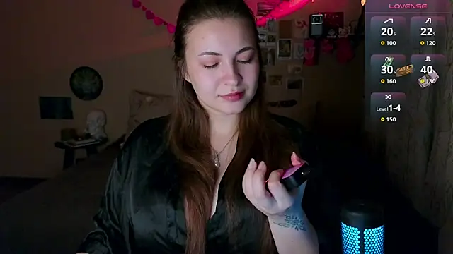 LisaCase online show from March 10, 1:48 pm