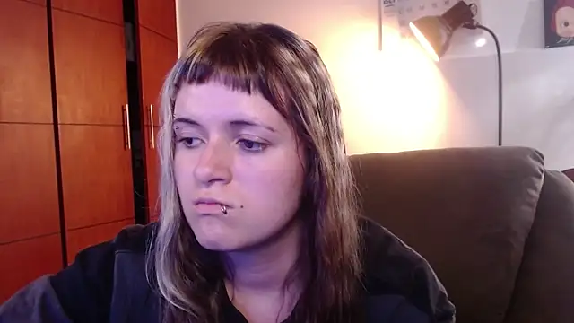 NEXT DOOR GIRL  online show from October 20, 9:29 pm