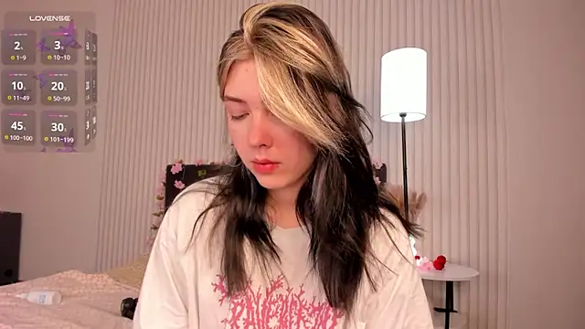 Vanessa Walters online show from September 19, 2:21 am