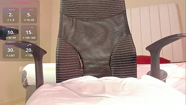 Snapshot of julieta_flower chatting on October 7, 11:47 am julieta flower online show from October 7, 11:47 am