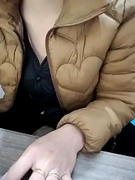 JasminePham online show from November 28, 1:41 am