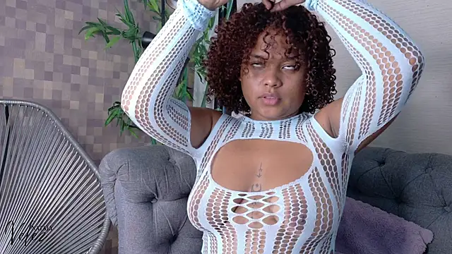 nataly velez online show from November 23, 7:15 pm