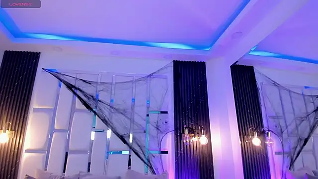 mia schwarz online show from October 31, 11:09 pm