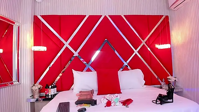 SusanCouper online show from March 6, 10:38 pm