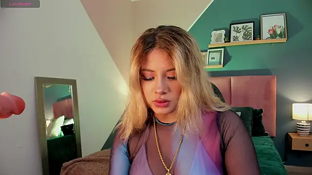 Khali reed  online show from April 19, 5:40 am