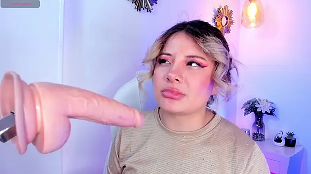 Khali reed  online show from April 11, 6:30 am