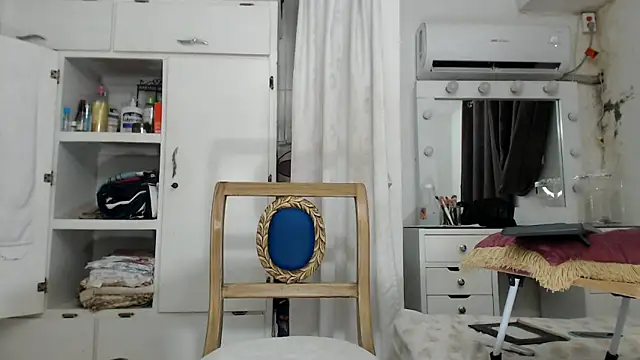 Snapshot of marcella6 chatting on October 20, 12:52 pm marcella6 online show from October 20, 12:52 pm