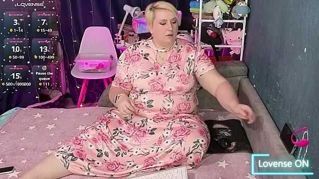 CuteHanna online show from February 14, 8:55 pm