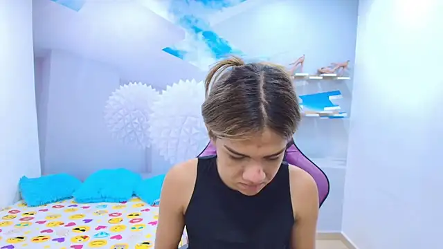 DEMI LEED online show from February 13, 12:40 pm