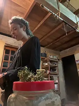 Snapshot of sammoura01 chatting on September 15, 10:06 pm sammoura01 online show from September 15, 10:06 pm