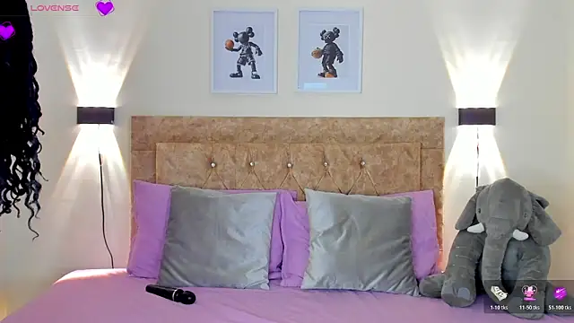 Rihana hot01 online show from March 28, 12:55 am