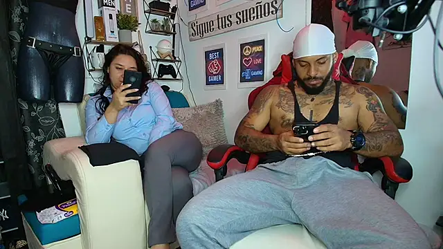 Leenar Key online show from April 8, 12:35 am