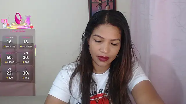 makennaa  online show from March 10, 10:08 am