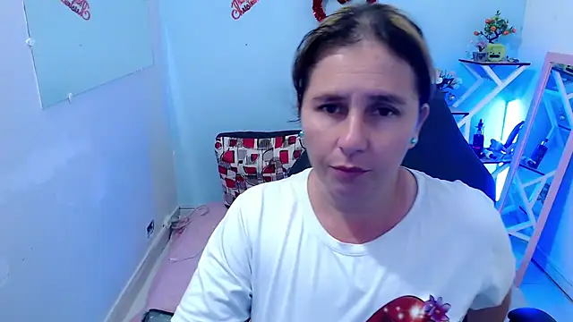 victoria jones online show from March 5, 1:07 pm