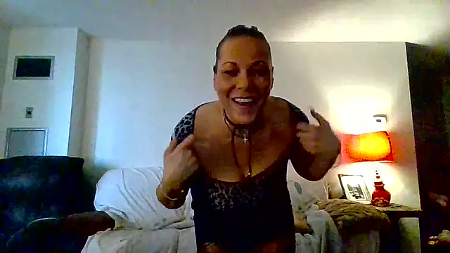 BadGal4480 online show from March 26, 5:15 pm