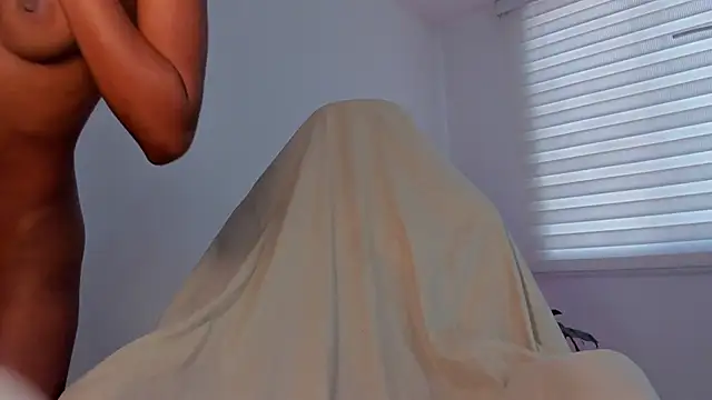 SavannahWildee online show from June 27, 1:06 pm