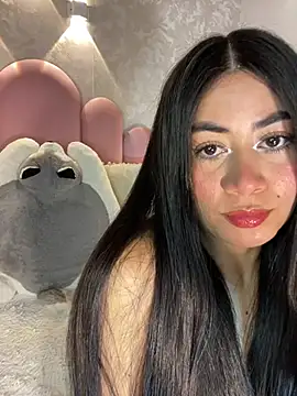  MadiLee  online show from July 15, 3:33 am