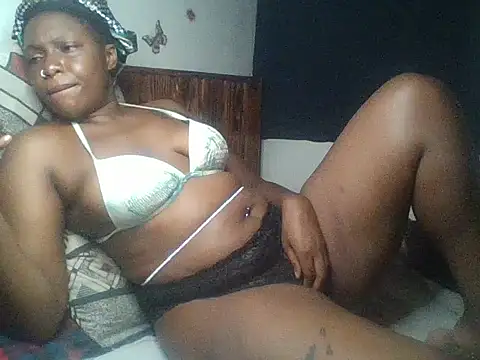 IAm Katie online show from November 25, 8:20 pm