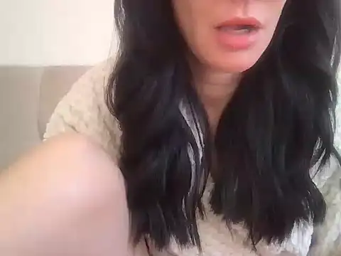 paolajonez online show from July 18, 4:20 pm