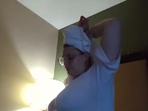 Lalalynn online show from March 25, 2:31 pm