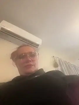 Lalalynn online show from February 3, 6:12 pm