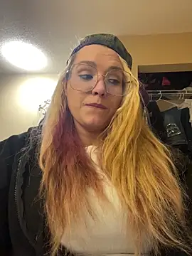 Lalalynn online show from April 6, 1:27 am