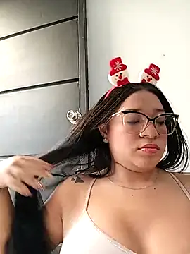 -VICKKY online show from December 16, 1:50 pm