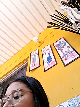 -VICKKY online show from February 26, 3:11 pm