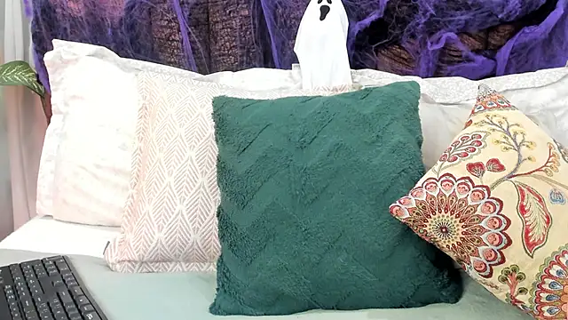 Snapshot of tiffany_becker chatting on October 30, 11:55 am tiffany becker online show from October 30, 11:55 am