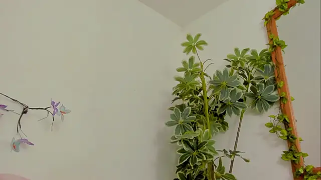 BonnieCute  online show from March 17, 11:42 pm