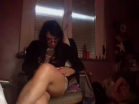 LadyVenere online show from April 18, 9:01 am