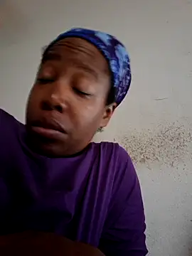 Snapshot of madamsensuale chatting on October 8, 1:04 pm madamsensuale online show from October 8, 1:04 pm