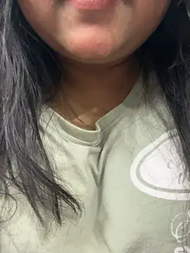 smile pretty online show from February 11, 6:09 pm