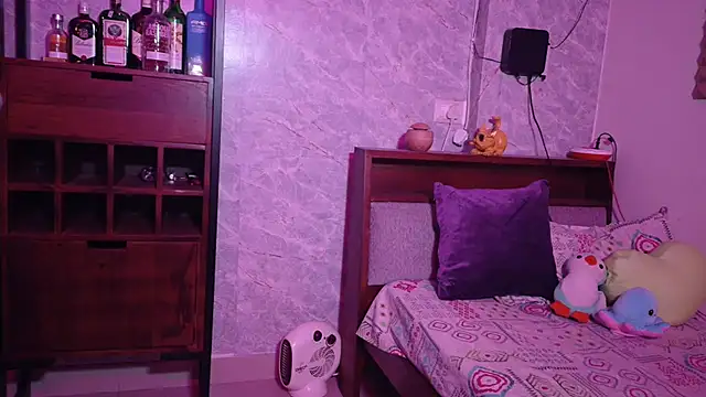 MidnightFlame online show from December 4, 7:25 pm