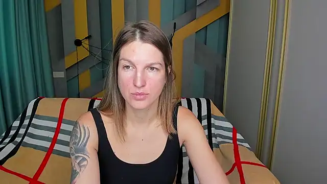 Snapshot of EmilyWalkeri chatting on October 1, 7:57 am EmilyWalkeri online show from October 1, 7:57 am