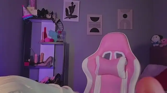 LoaLuxury online show from March 26, 7:15 pm