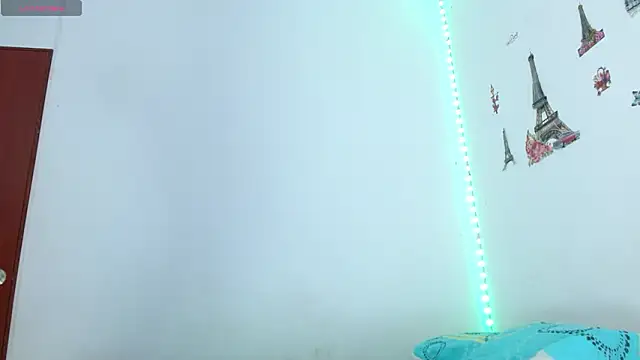 Emelyross  online show from February 4, 7:50 pm