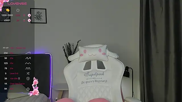 Snapshot of elliediaz chatting on October 15, 10:01 pm elliediaz online show from October 15, 10:01 pm