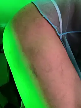 gurlnips online show from February 24, 9:02 pm