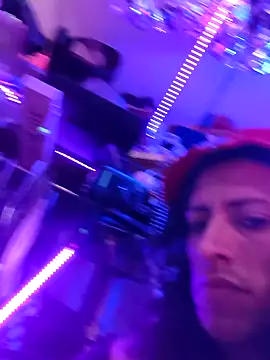 gurlnips online show from March 14, 5:30 am