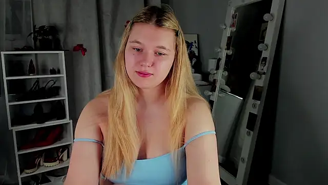 Rebecca Kelly online show from January 13, 2:50 am