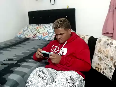 Boycuriousxxx online show from November 12, 6:17 pm