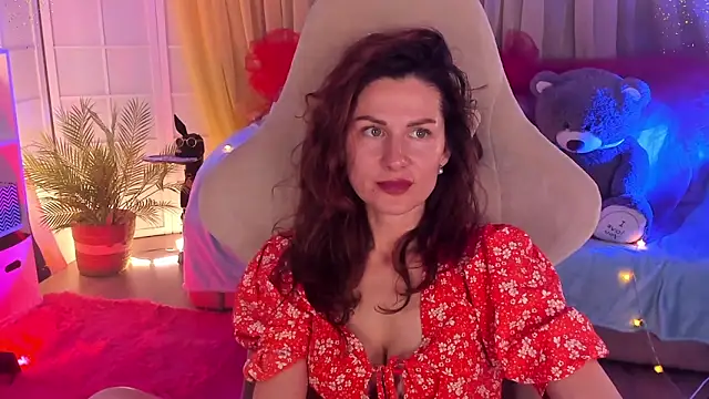 April o Nill online show from September 18, 4:05 pm